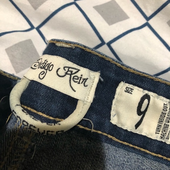 Jean short shorts - Picture 2 of 3